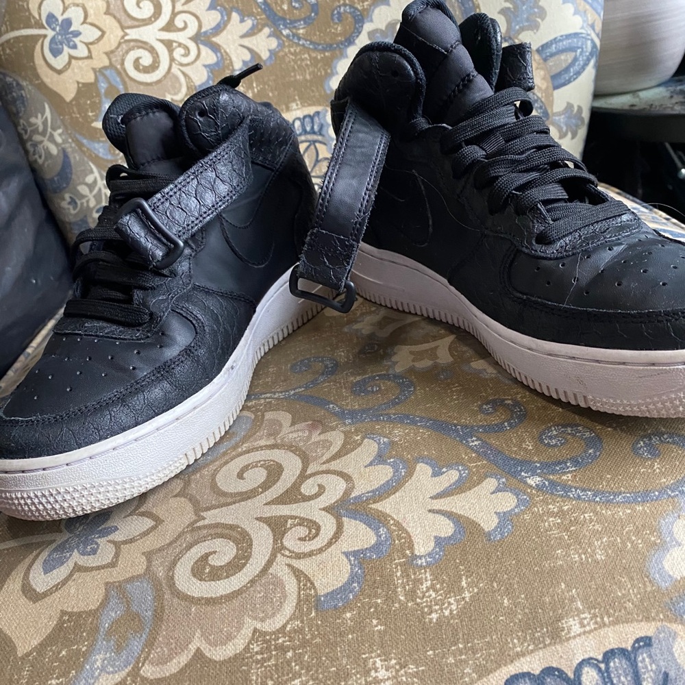 Nike - Picture 2 of 2
